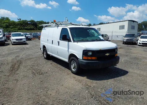 2015 Chevrolet Express 2500 Work Van z USA, uszkodzony, nr VIN 1GCWGFCF3F1158361